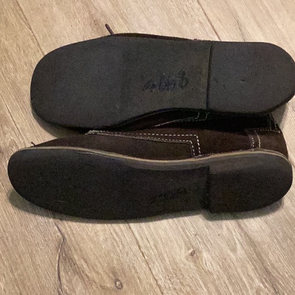 Brown Suede Lace-Up Shoes - Picture 2 of 3